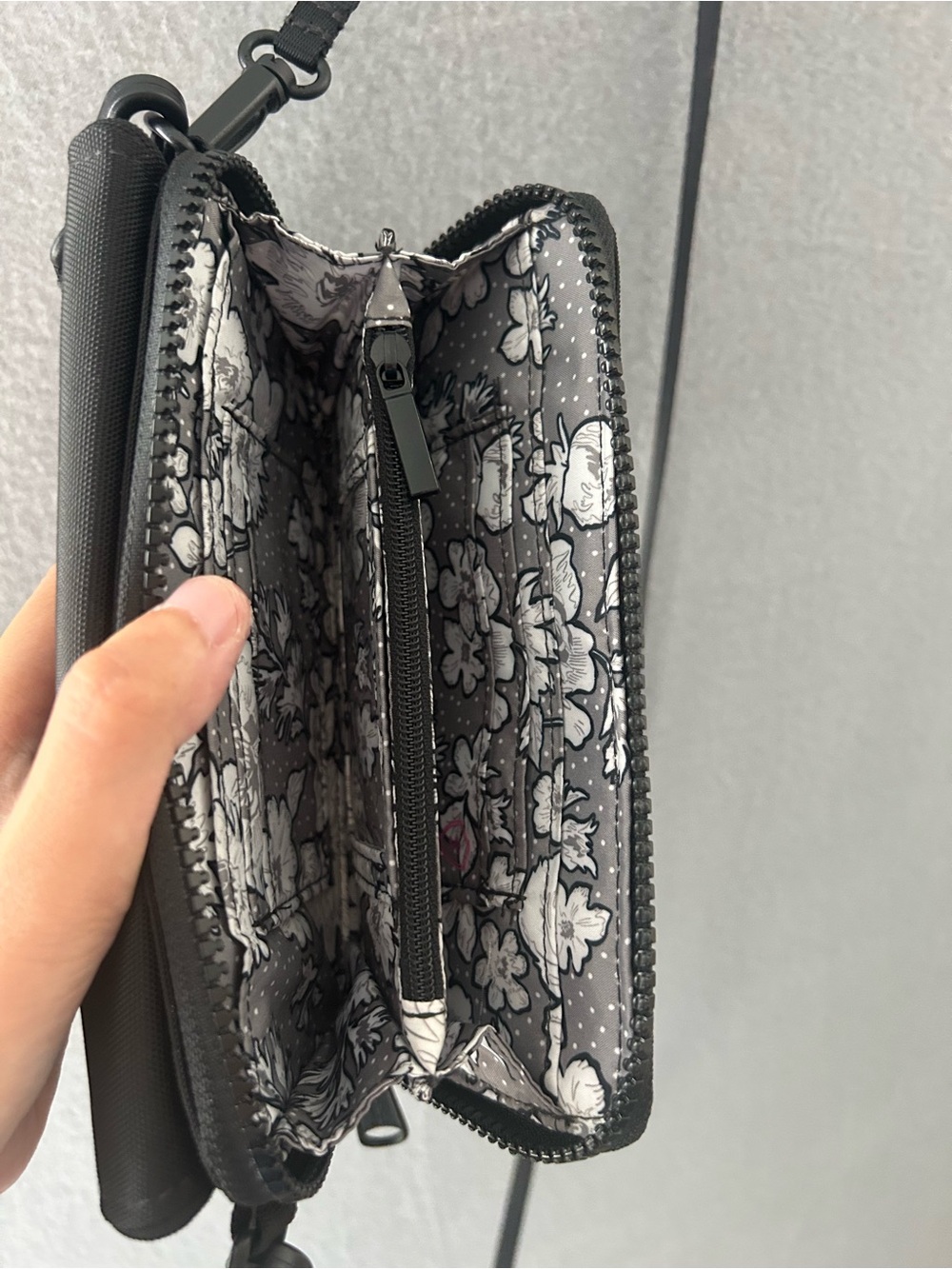 Vera Bradley Iconic All Together Crossbody Classic Black Purse Wallet Wristlet - Picture 6 of 8